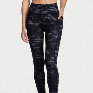 VICTORIA'S SECRET Essential Pocket 7/8 Legging - Sz L